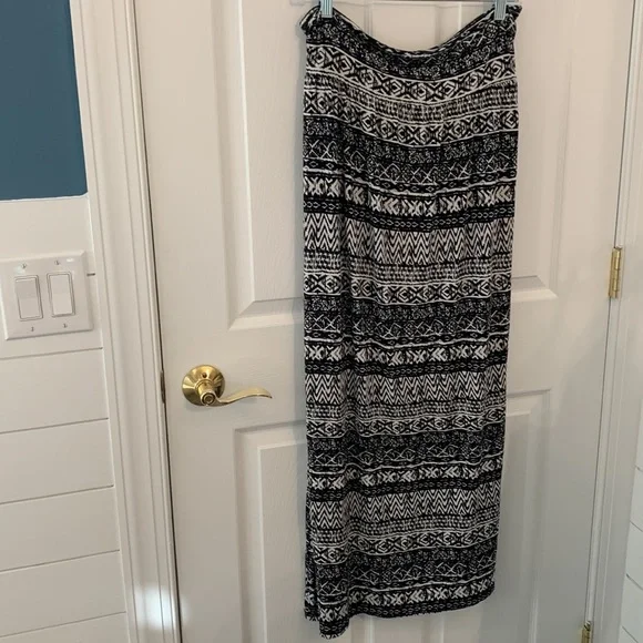 EUC Rue21 Maxi Skirt size XL - Picture 4 of 4